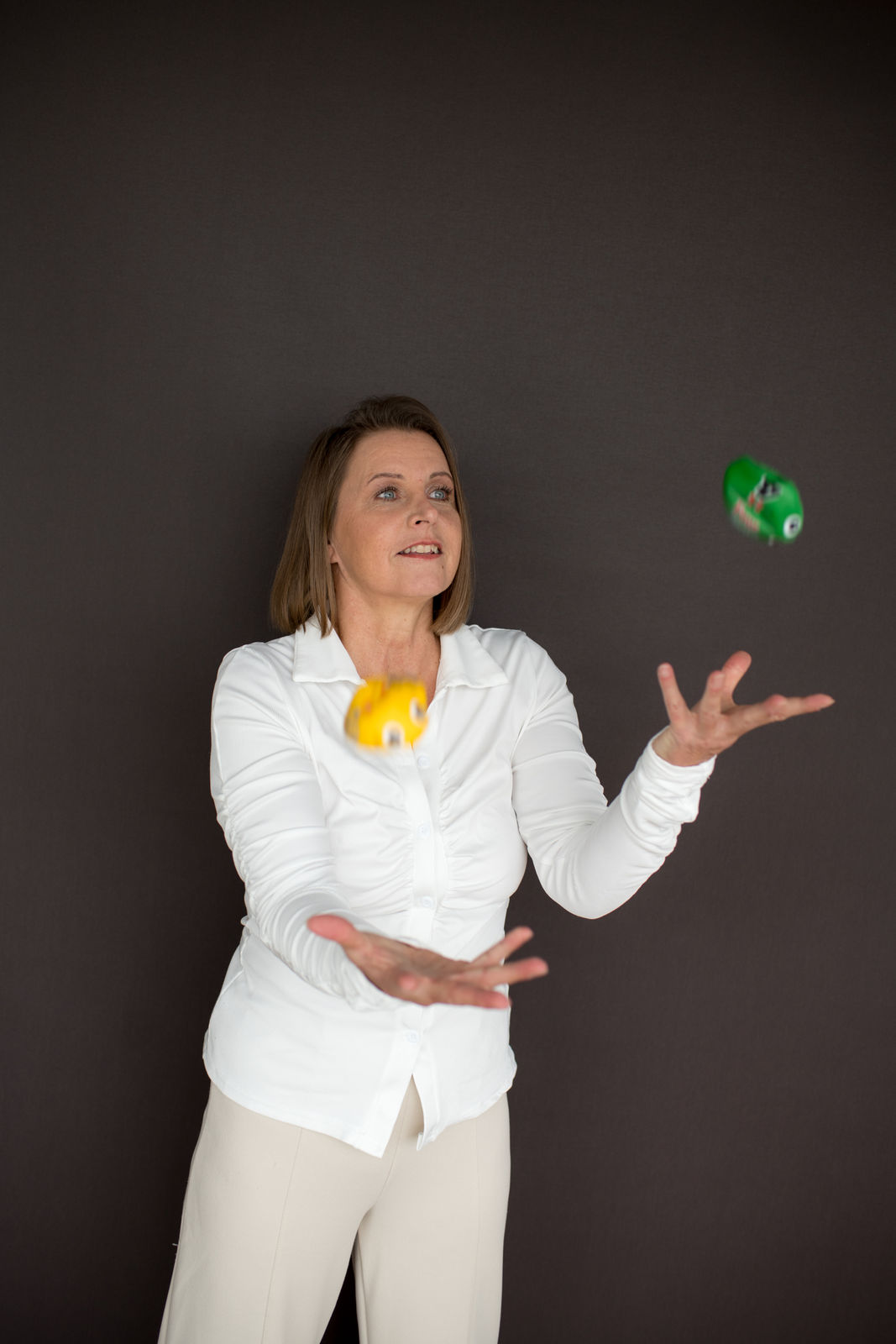 Susann Quade, zertifizierte Life Kinetik®-Trainerin, bei einer Übung